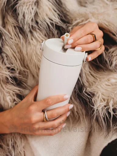 EQUA CARRY puodelis Off-White, 600 ml | internetinevaistine.lt